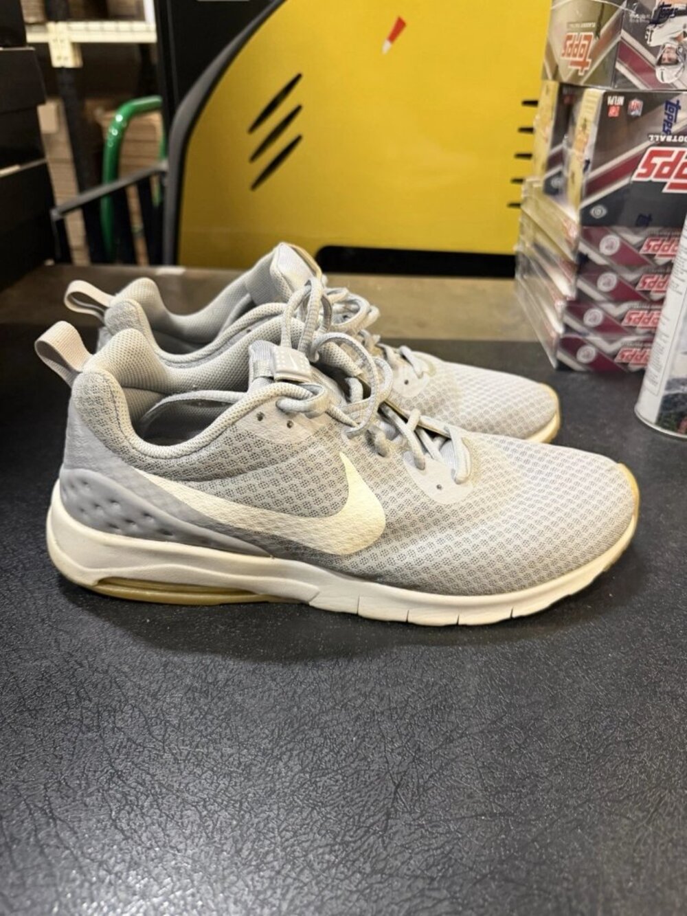 WORN Men’s Nike Air Max Motion Low Wolf Grey 833260-011 Size 12 NO BOX